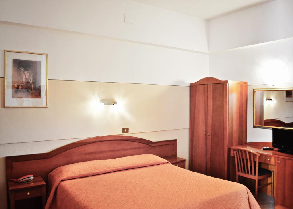 Hotel Arno Bellariva Florenţa Cameră foto