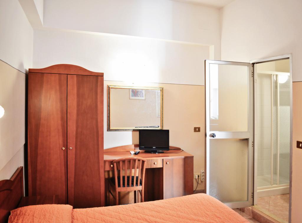 Hotel Arno Bellariva Florenţa Cameră foto