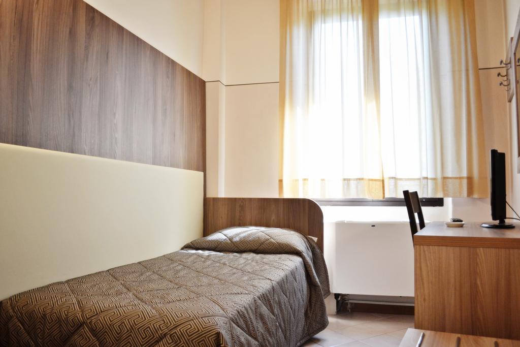 Hotel Arno Bellariva Florenţa Cameră foto