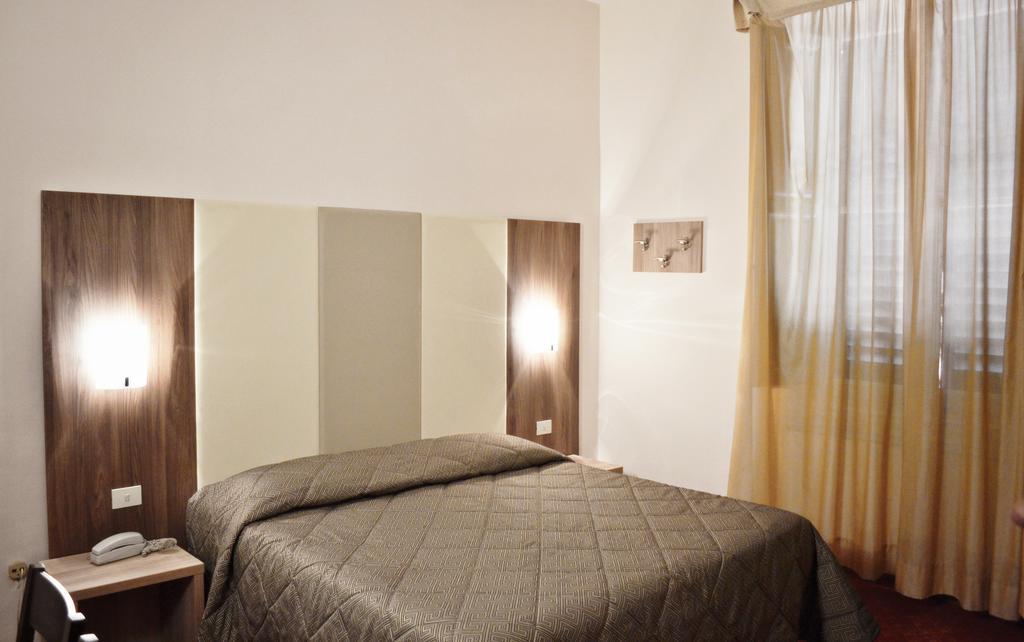 Hotel Arno Bellariva Florenţa Cameră foto