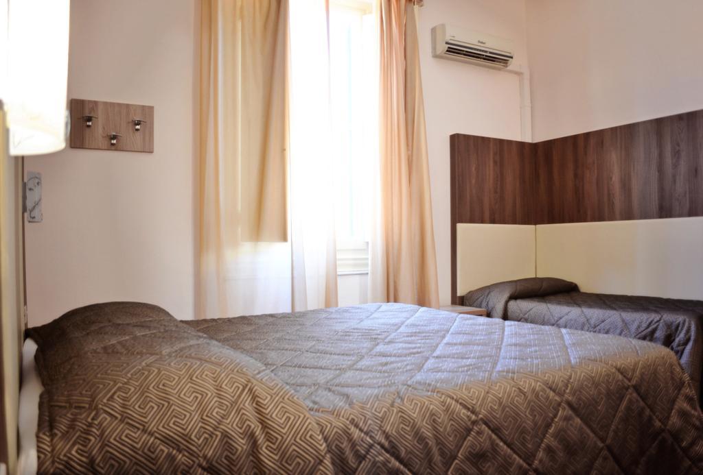 Hotel Arno Bellariva Florenţa Cameră foto